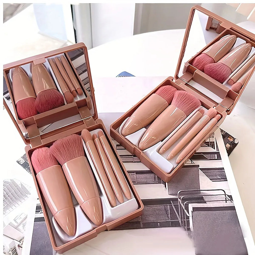 Portable makeup brush set