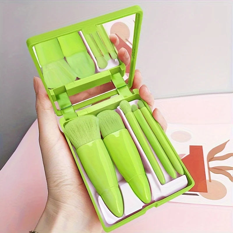 Portable makeup brush set