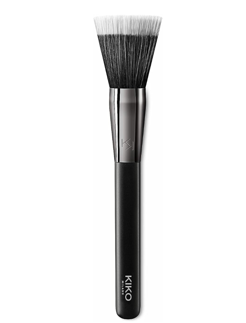 KIKO Milano Face 10 Blush Brush | Pennello Dal Taglio Obliquo per Blush, Terre E Illuminanti, Fibre Naturali